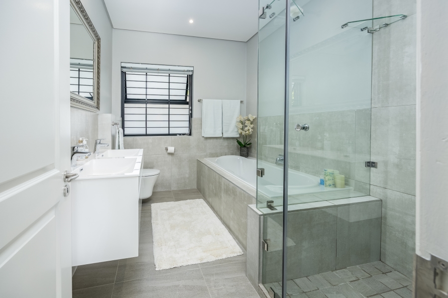 4 Bedroom Property for Sale in Vierlanden Western Cape